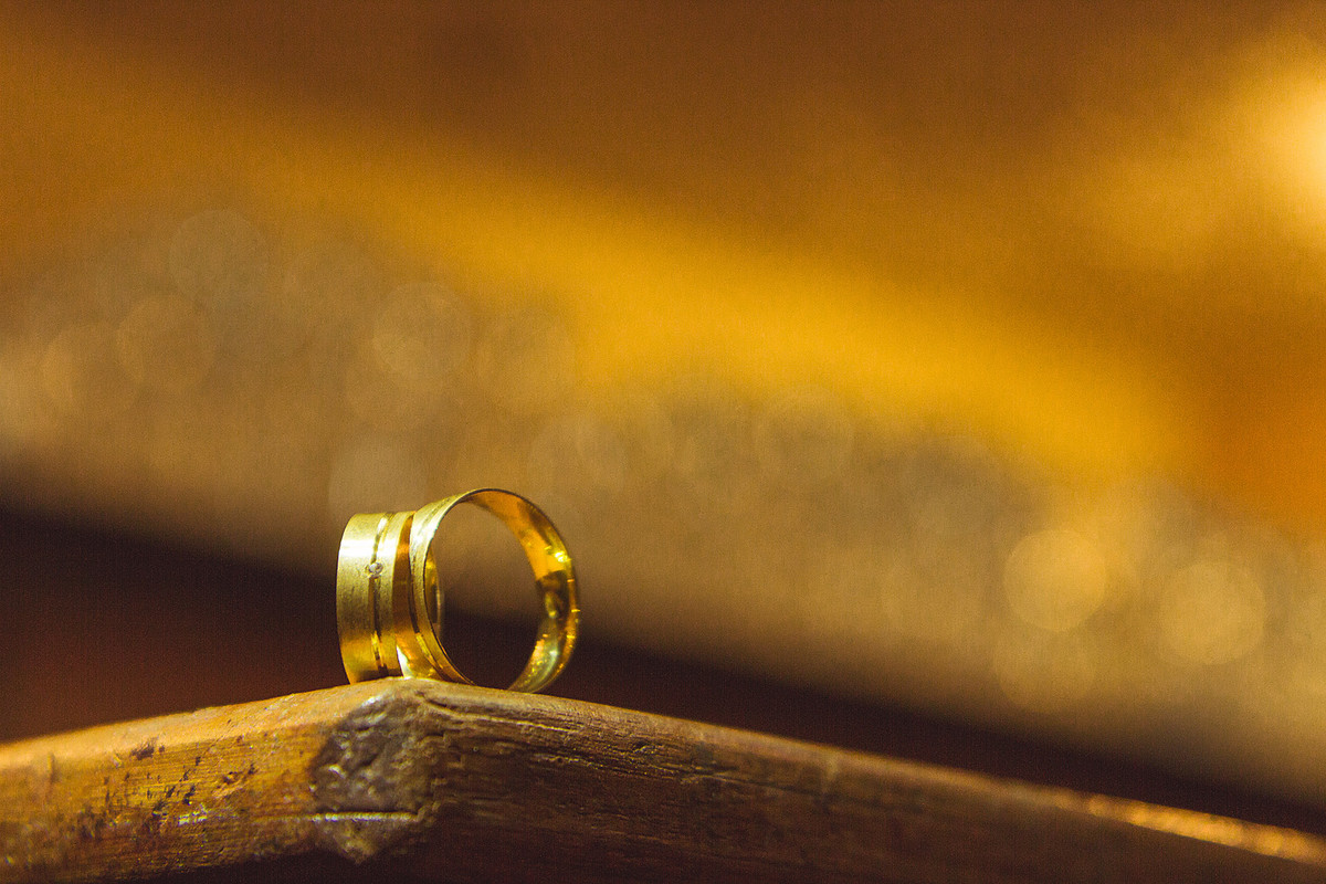 Aliança dos noivos Vanessa e Everton. Eduardo Pasqualini Fotografias - Fotógrafo profissional de ensaio e casamento em Rio do Sul, Santa Catarina, Brasil.