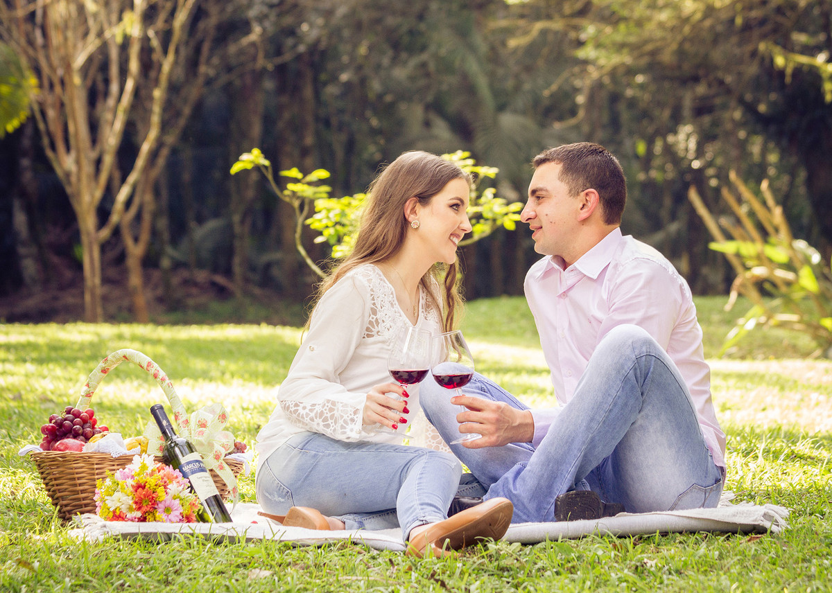 Que tal um piquenique com Cátia e Denis. Eduardo Pasqualini Fotografias - Fotógrafo profissional de ensaio e casamento em Santa Catarina, Brasil. Braço do Trombudo.