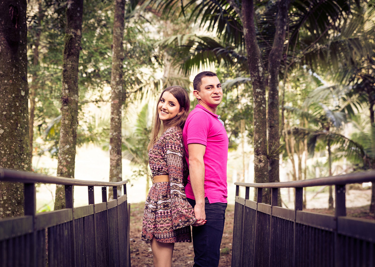 Lindo casal Cátia e Denis no sítio. Eduardo Pasqualini Fotografias - Fotógrafo profissional de ensaio e casamento em Santa Catarina, Brasil. Braço do Trombudo.