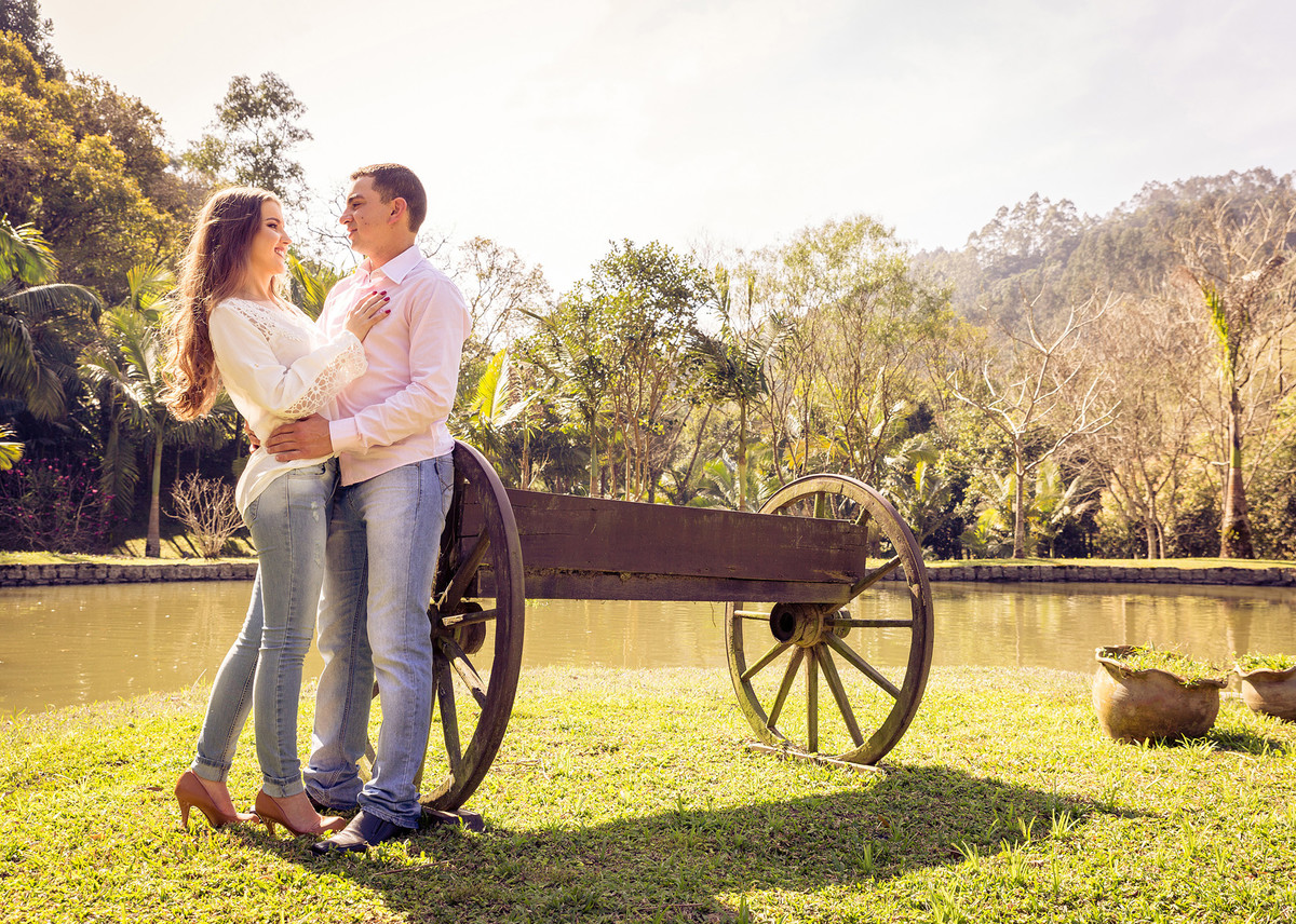 Sítio lindo no ensaio de casal pre-wedding. Eduardo Pasqualini Fotografias - Fotógrafo profissional de ensaio e casamento em Santa Catarina, Brasil. Braço do Trombudo.