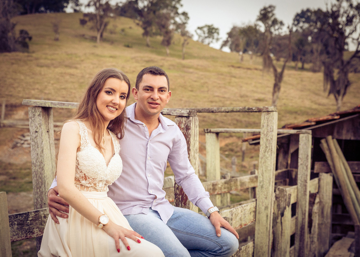 Nos conhecemos no campo e adoramos estar aqui. Eduardo Pasqualini Fotografias - Fotógrafo profissional de ensaio e casamento em Santa Catarina, Brasil. Braço do Trombudo.