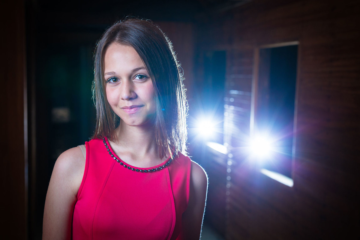 Retrato de Amanda em Ensaio de 15 anos. Eduardo Pasqualini Fotografias - Fotógrafo profissional de ensaio e casamento em Rio do Sul, Santa Catarina, Brasil.