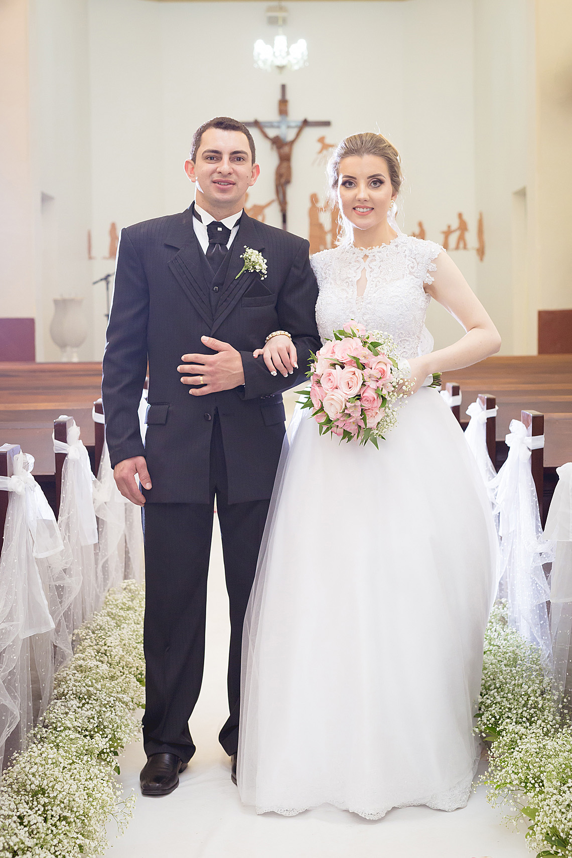 Casal posando para foto como marido e mulher. Eduardo Pasqualini Fotografias - Fotógrafo profissional de ensaio e casamento em Rio do Sul, Santa Catarina, Brasil.