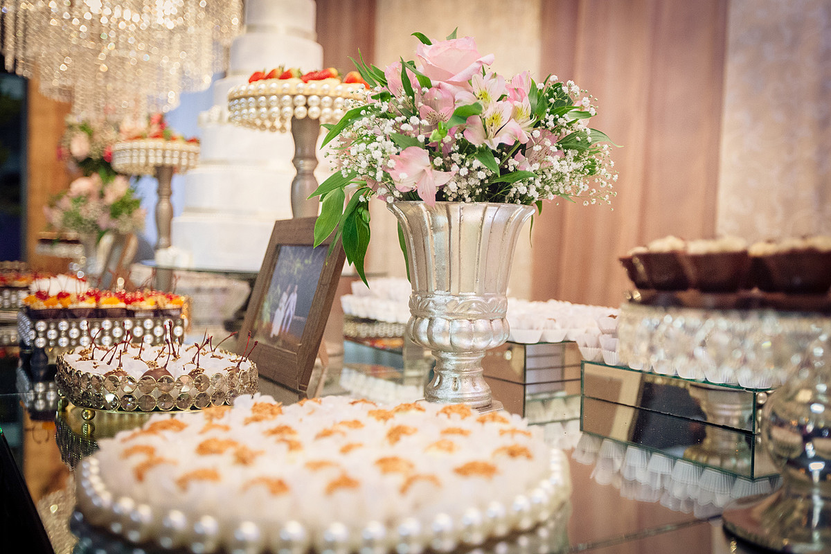 Arranjo de flores de casamento. Eduardo Pasqualini Fotografias - Fotógrafo profissional de ensaio e casamento em Rio do Sul, Santa Catarina, Brasil.