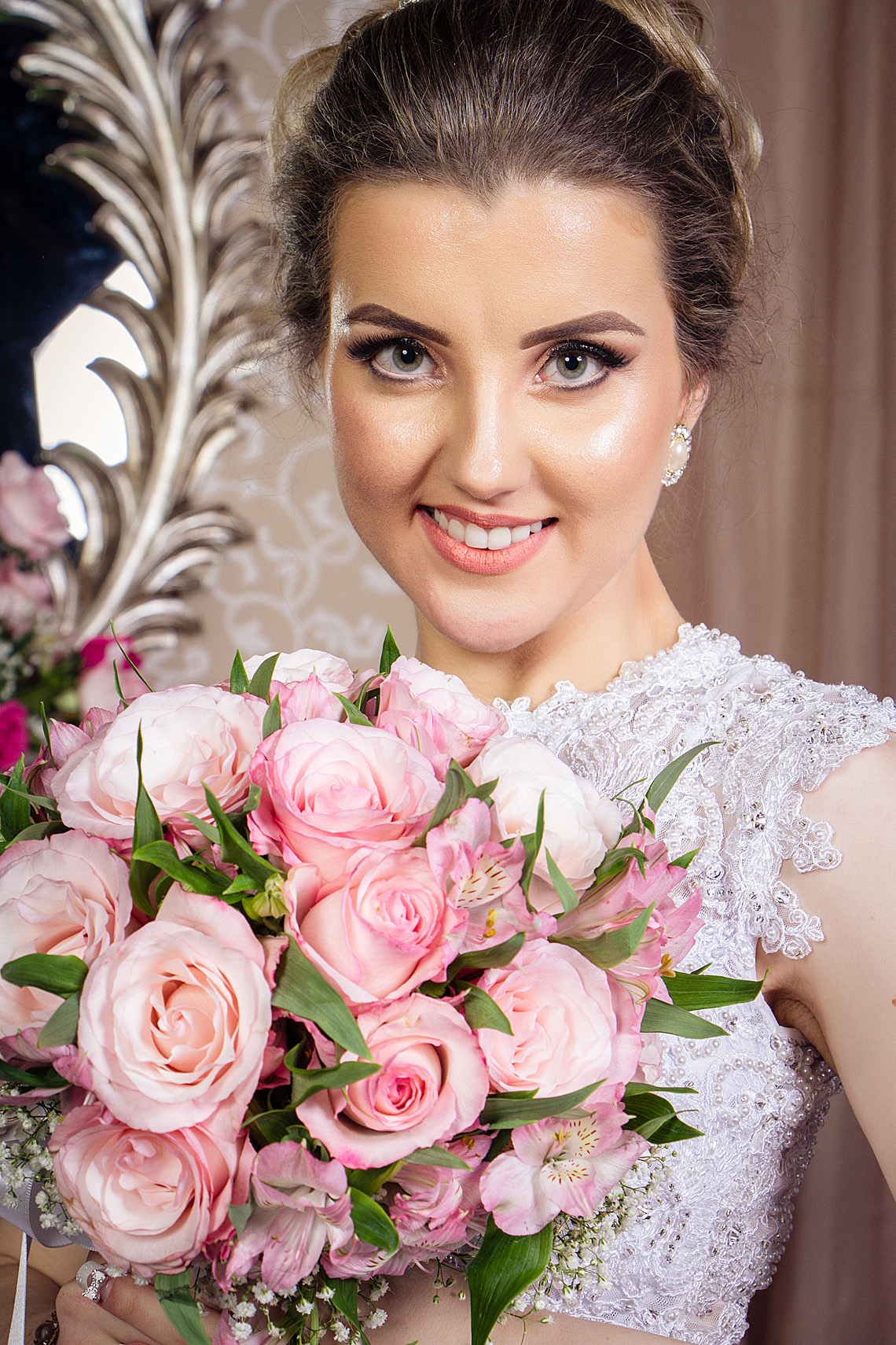 Buque e noiva em fotos de casamento. Eduardo Pasqualini Fotografias - Fotógrafo profissional de ensaio e casamento em Rio do Sul, Santa Catarina, Brasil.