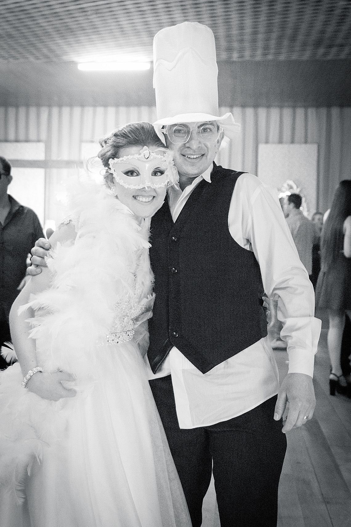 Noivos cheio de alegria e preparados para a festa. Eduardo Pasqualini Fotografias - Fotógrafo profissional de ensaio e casamento em Rio do Sul, Santa Catarina, Brasil.