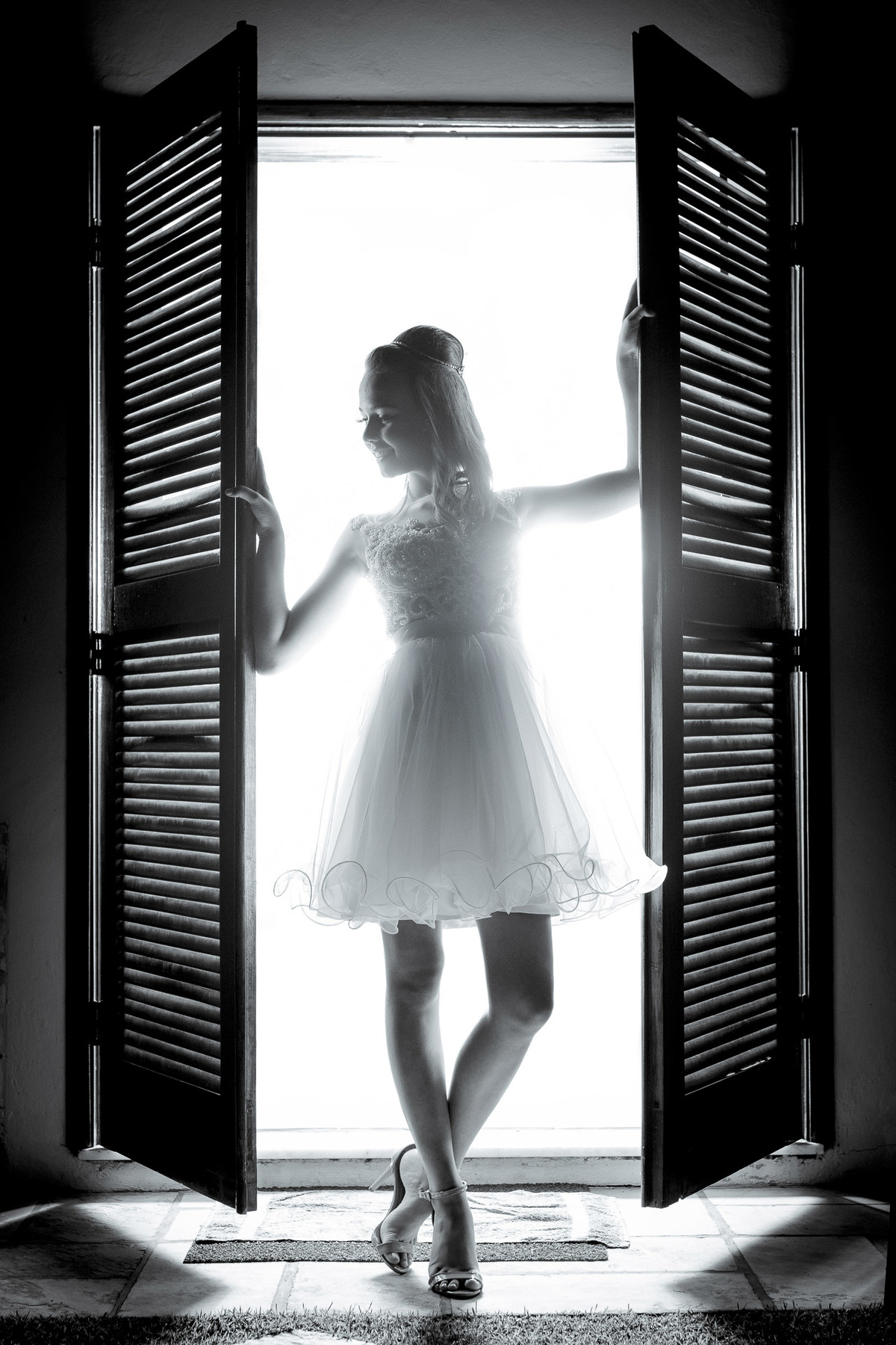 De coração aberto, Amanda linda para o Aniversário de 15 anos. Fotografia de Eduardo Pasqualini Fotógrafo profissional de ensaio e casamento em Rio do Sul, Santa Catarina, Brasil.