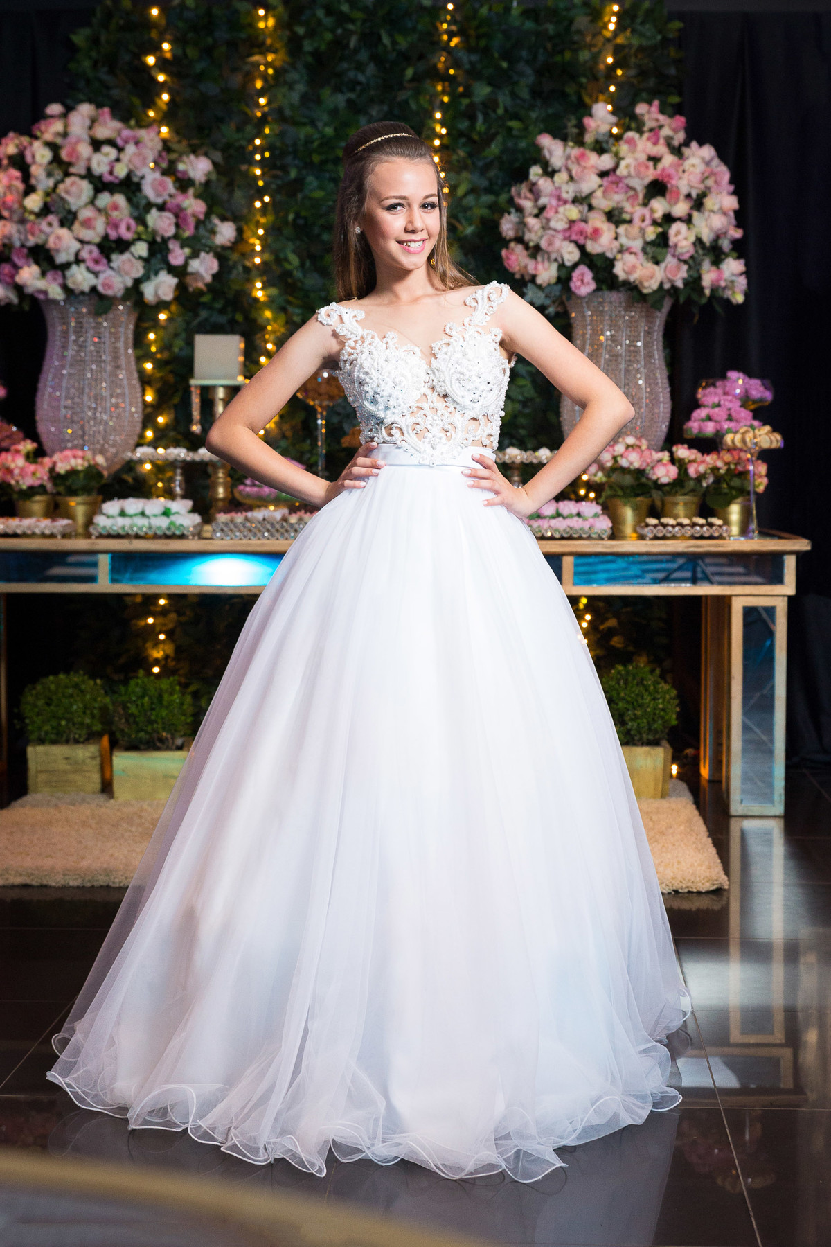 Faz pose para fotos por que você esta linda. Aniversário de 15 anos. Fotografia de Eduardo Pasqualini Fotógrafo profissional de ensaio e casamento em Rio do Sul, Santa Catarina, Brasil.