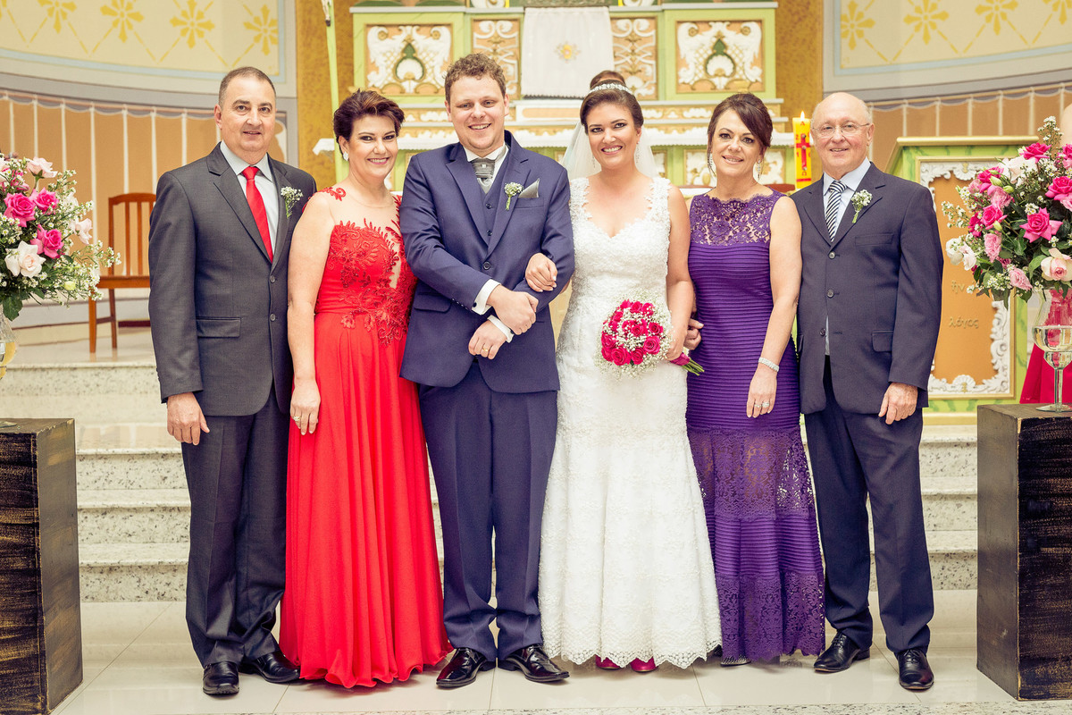 Os pais do casal recém casados Djenifer e Gregório. Fotografia de Eduardo Pasqualini, fotógrafo de casamentos e ensaios em Rio do Sul, Santa Catarina.