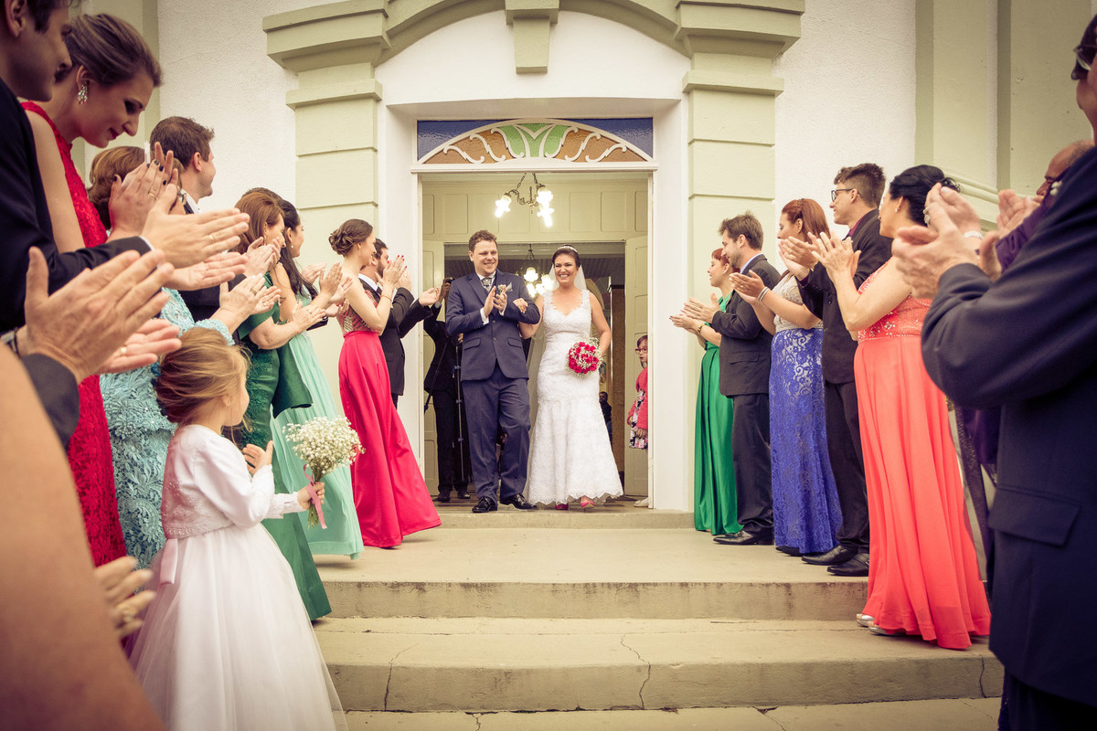 Palmas para os noivos. Fotografia de Eduardo Pasqualini, fotógrafo de casamentos e ensaios em Rio do Sul, Santa Catarina.