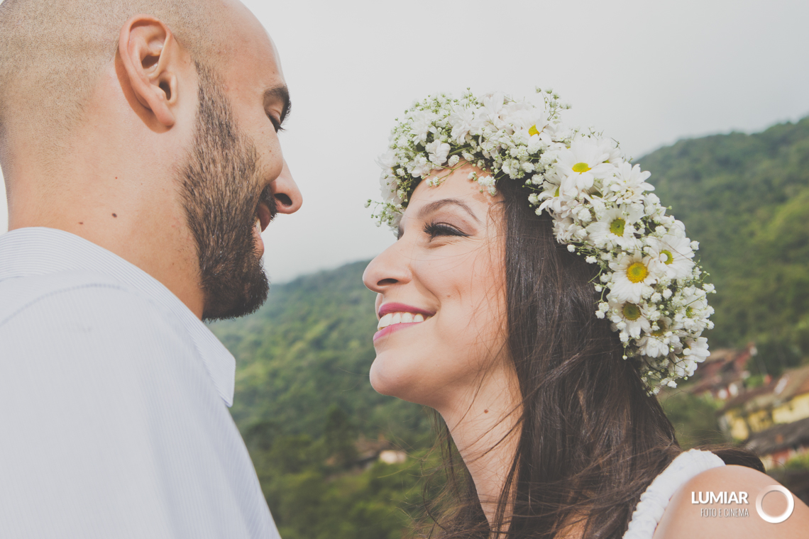 tiara de flores em ensaios