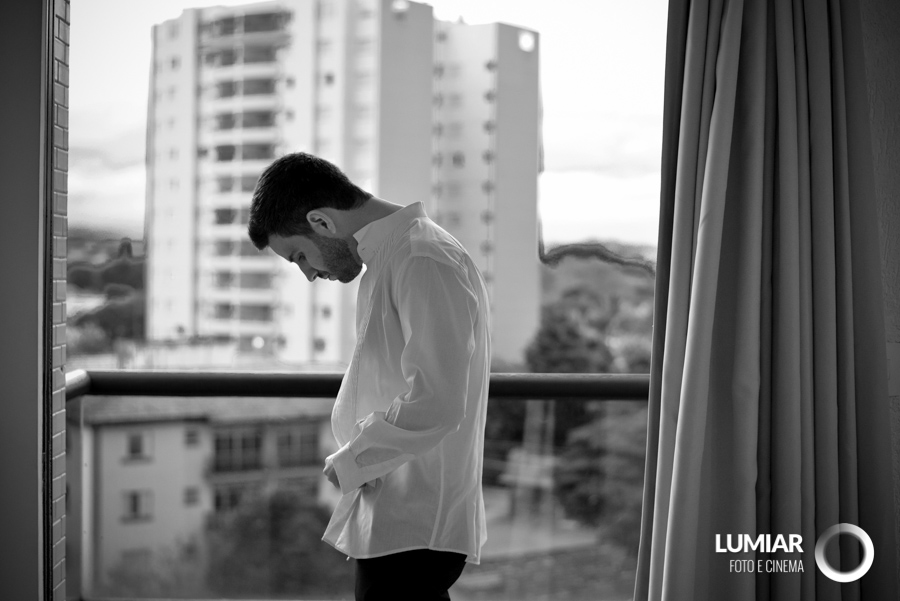 noivo se preparando para casamento em sp