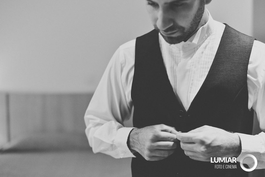 noivo se preparando para casamento em sjc