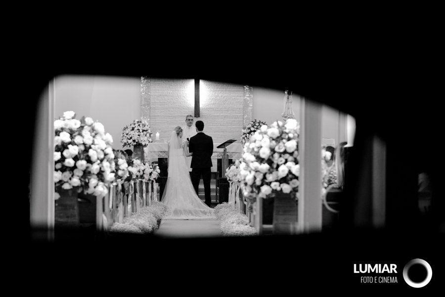 noivos no altar