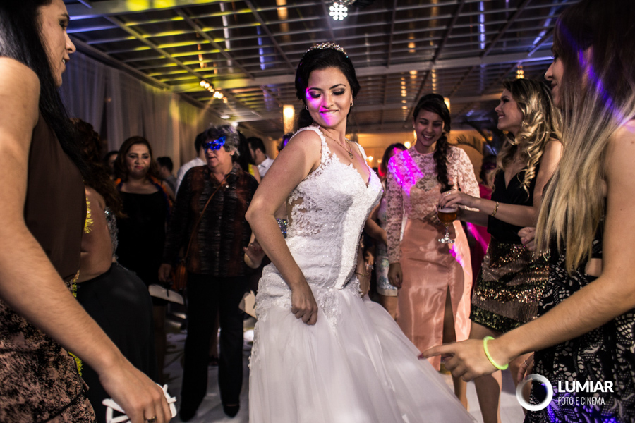 quem disse que noivos não se divertem