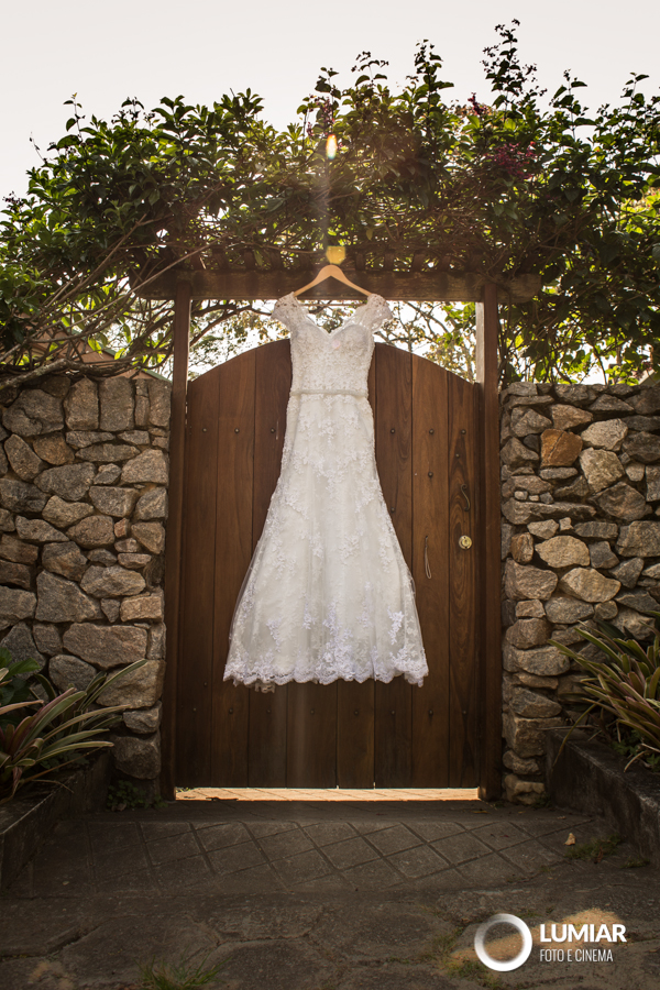 Vestido de noiva para casamento no campo