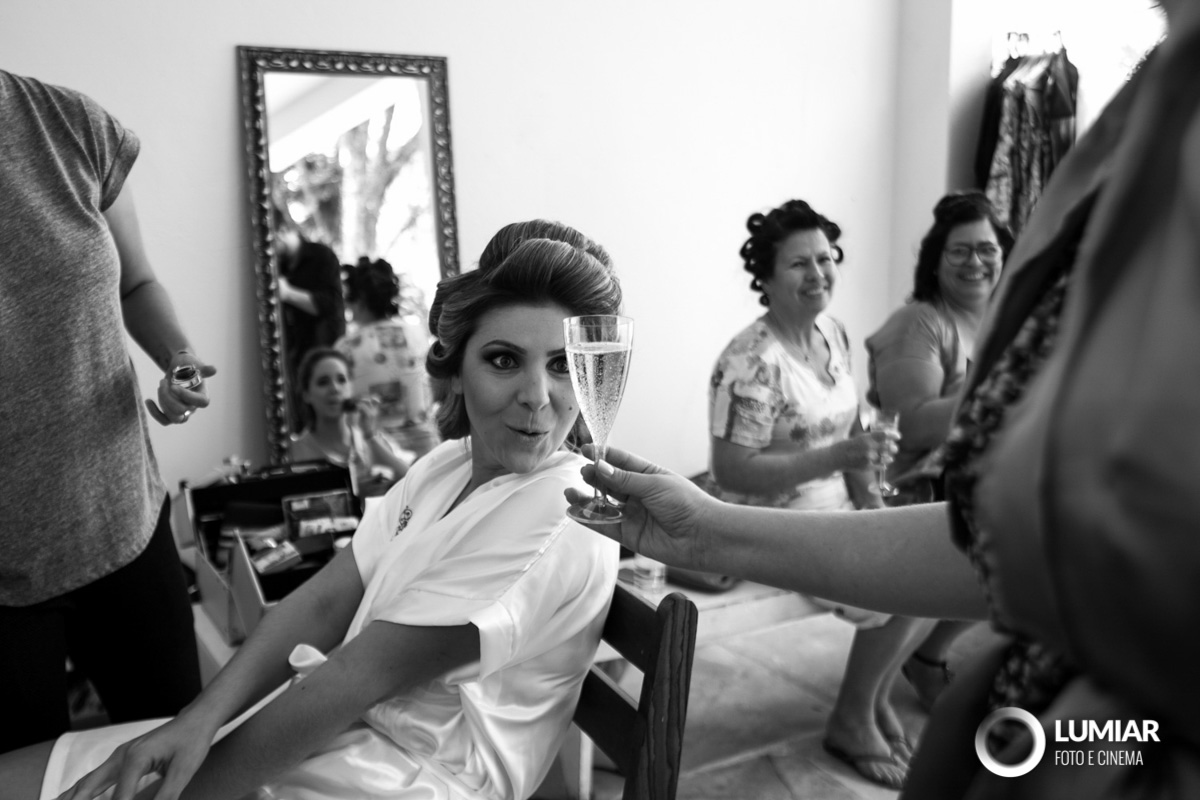 champanhe para a noiva!