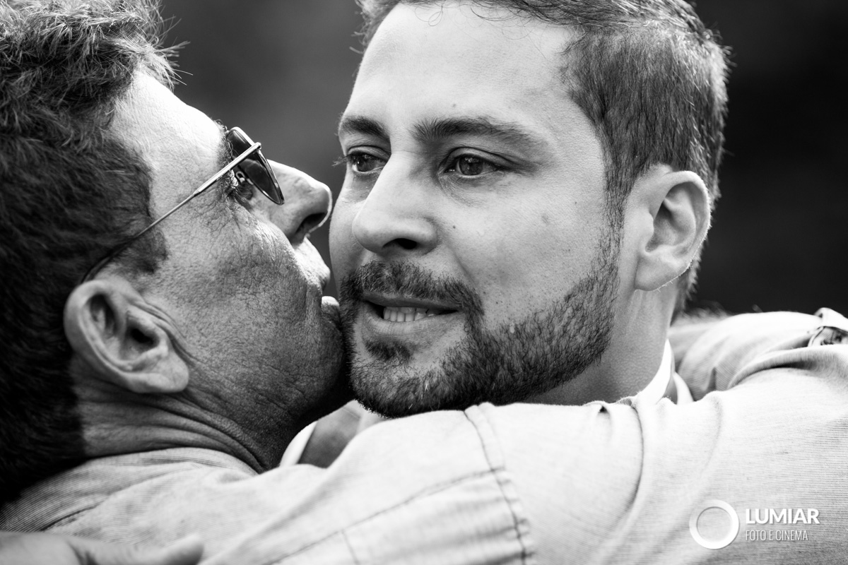 noivo recebe convidados