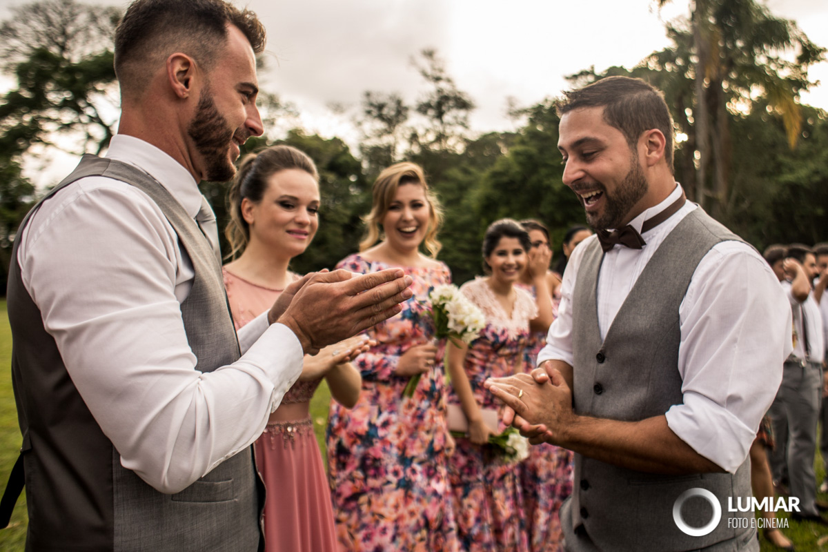 cumprimento dos noivos