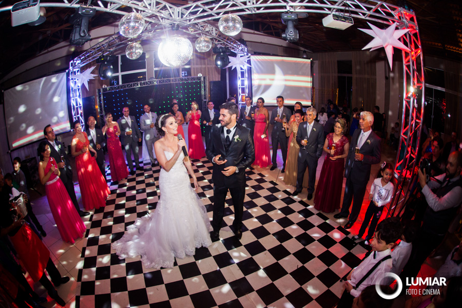 entrada dos noivos na festa