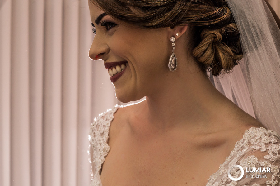 noiva se prepara para o casamento