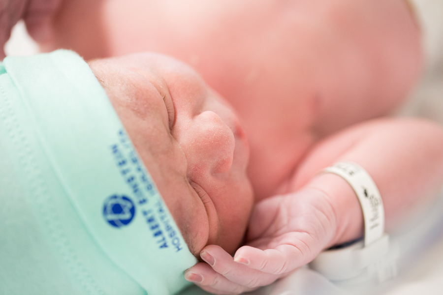 detalhes de que acabou de nascer no einstein