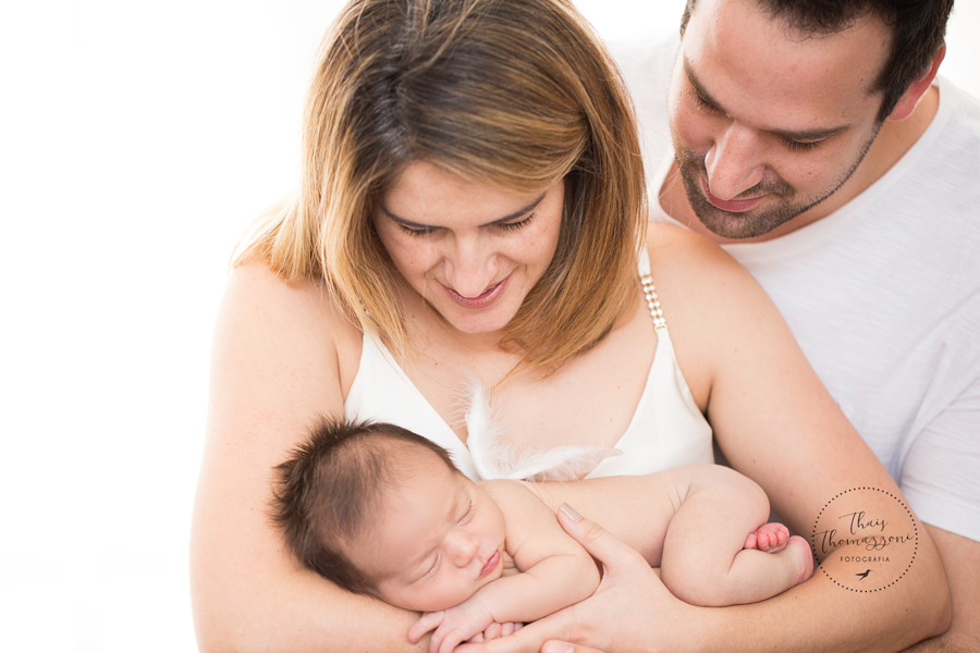 ensaio newborn - fotografia com os pais