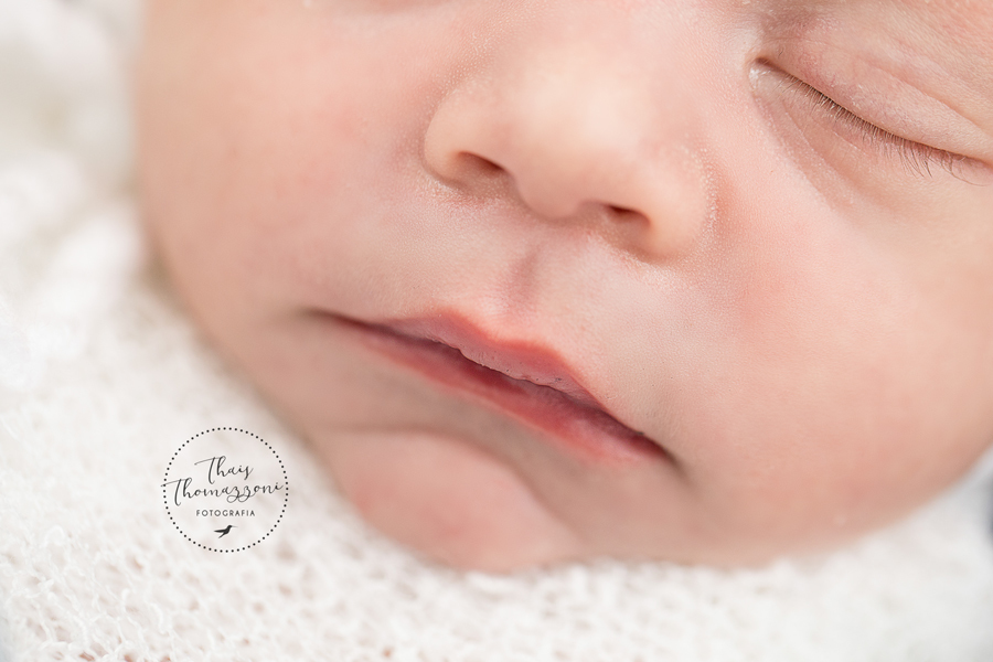 detalhes do ensaio newborn - boca do recem nascido