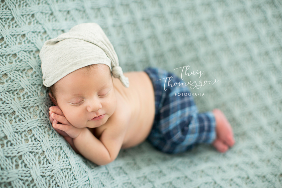fotos de bebe dormindo em ensaio de recem nascidos
