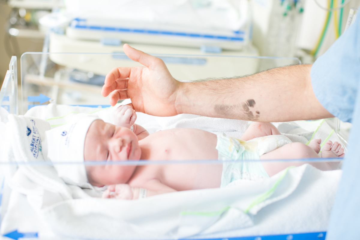 o primeiro contato do bebê