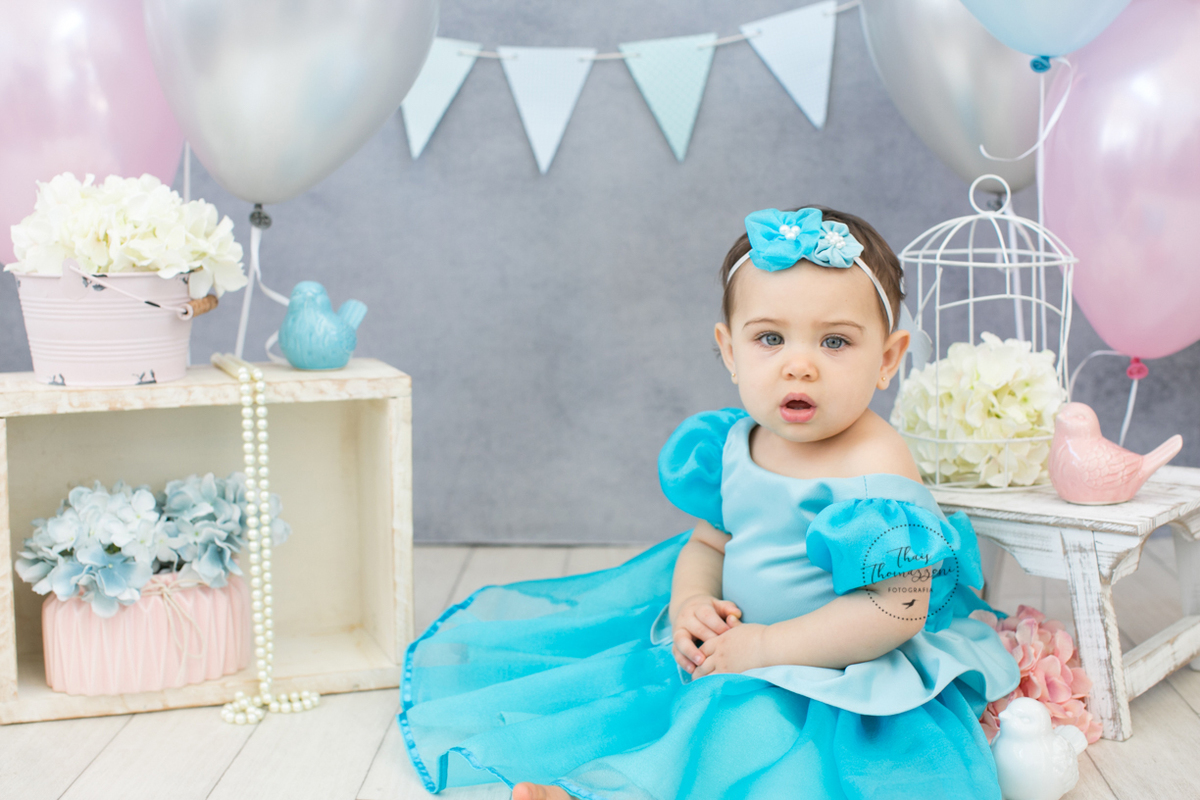 smash the cake menina