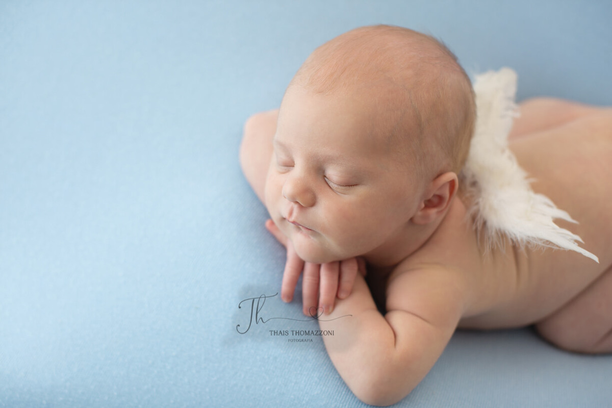 bebe dormindo em sessao de newborn