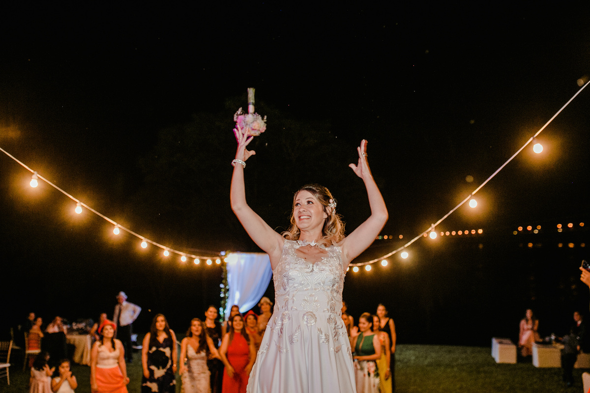 lanzamiento de ramo de novia en el  Castillo Remanso Paraguay
