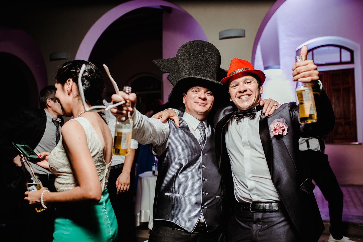 fiesta nocturna en castillo remanso