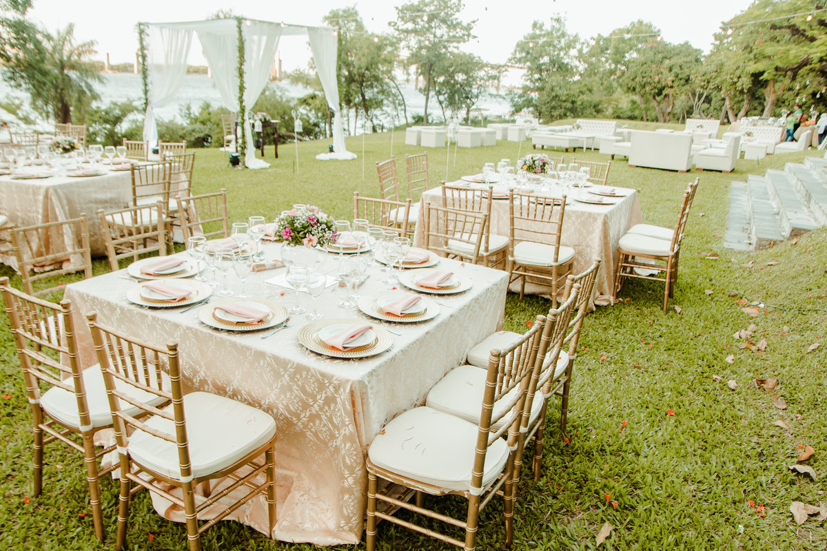 mesas para casamiento en el castillo remanso Paraguay