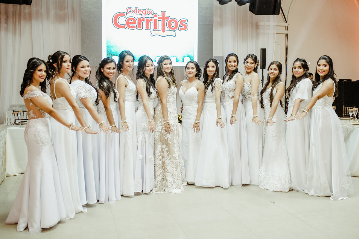 foto grupal de las graduadas