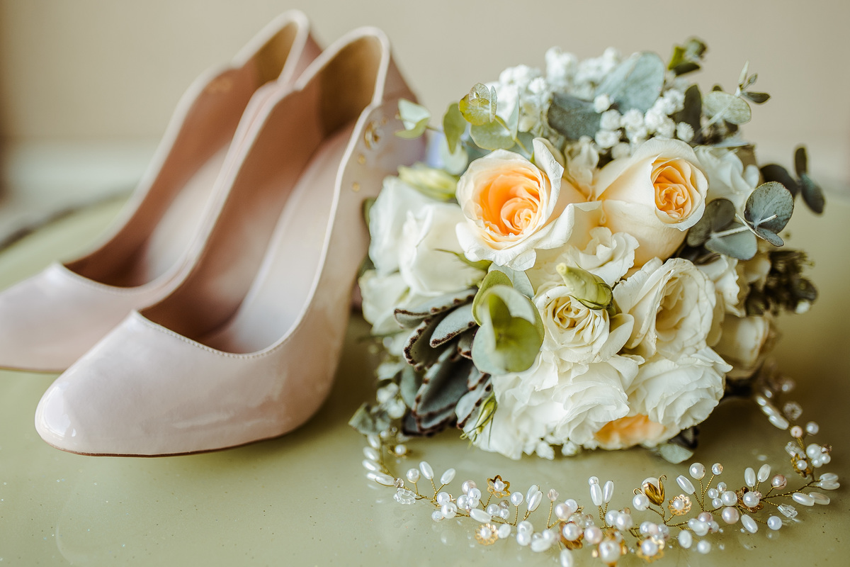 ramo, tocado y zapato en Paraguay