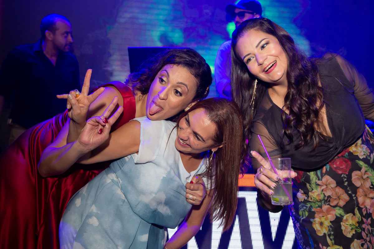 estudio de fotografia em recife - fotografos de recife - book de fotos em recife - ensaio fotografico - fernando de noronha - gestante - aniversario - casamento - noivos - fotografia - olinda - caruaru - carpina - garanhuns - gravata