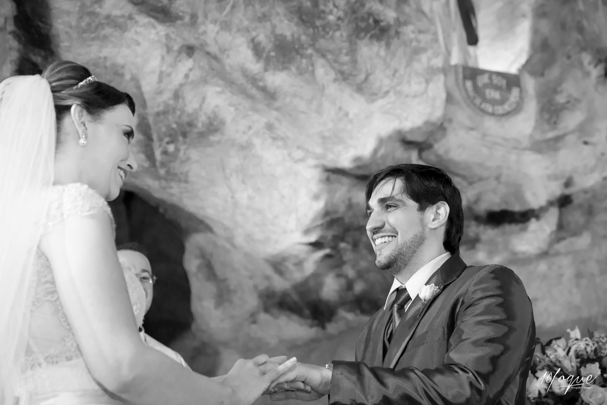 Hora do beijo no casamento de Juliana e Giovanni realizado em Recife - Pernambuco