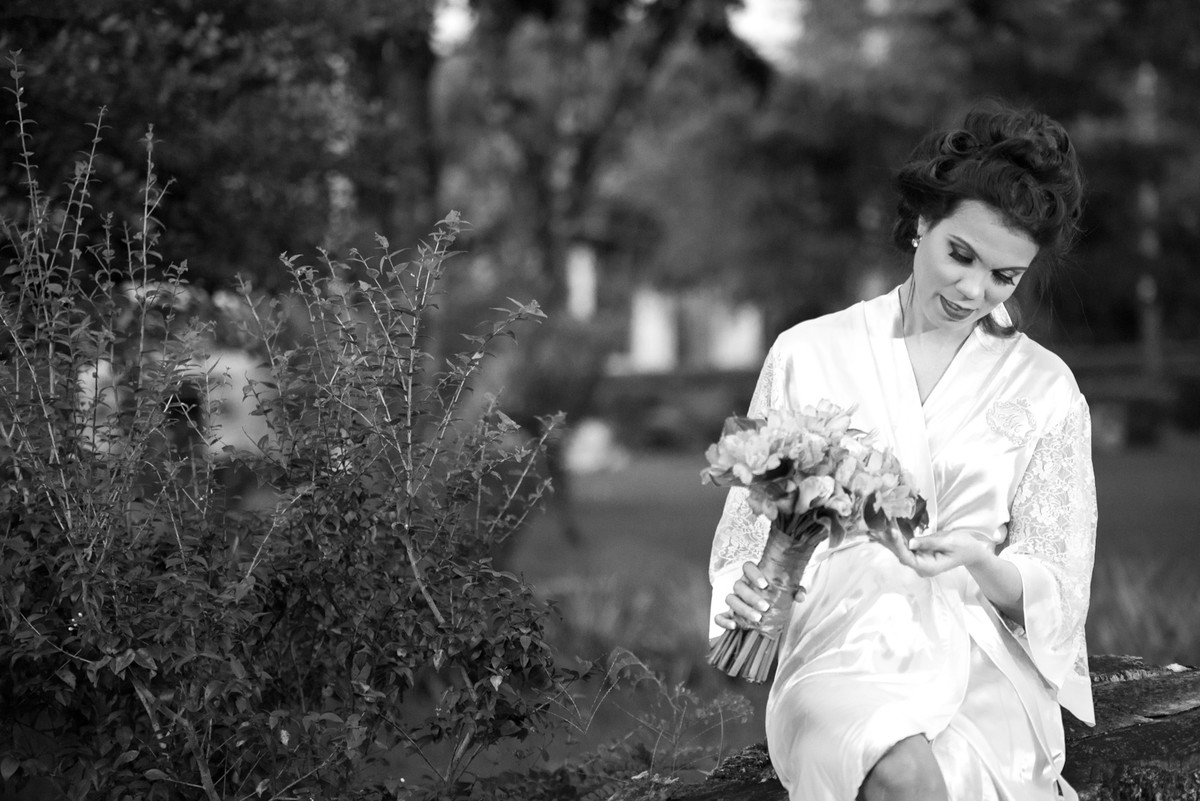 Noiva Monique se preparando para seu grande dia, casamento realizado em Recife.