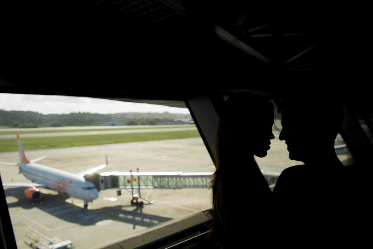 Ensaio pré casamento lindo desse casal maravilhoso realizado no Aeroporto Internacional de Recife