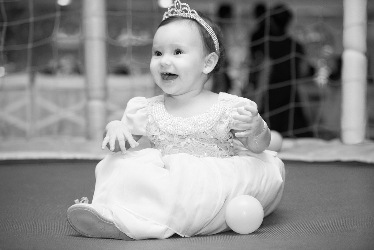 Linda Melissa brincando na sua festa de 1 ano Fotógrafo de casamento e inifantil Hugo Maranhão - Recife/PE