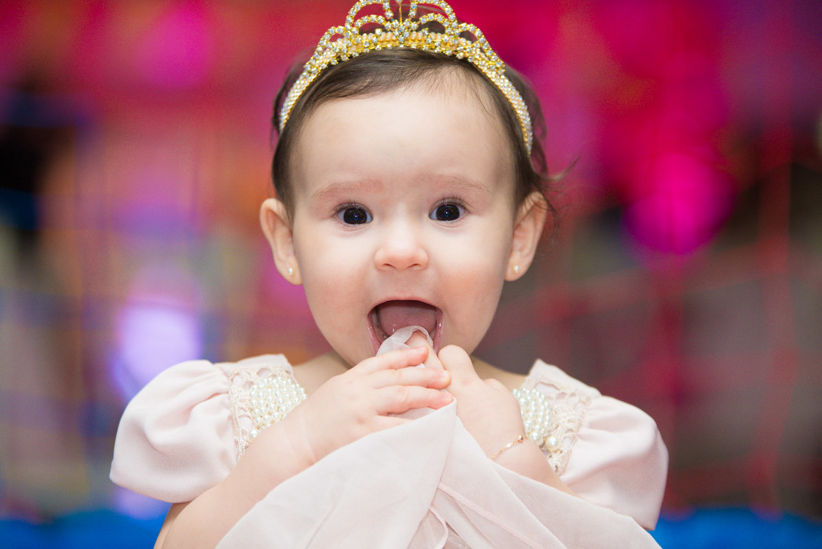 Linda Melissa brincando na sua festa de 1 ano Fotógrafo de casamento e inifantil Hugo Maranhão - Recife/PE