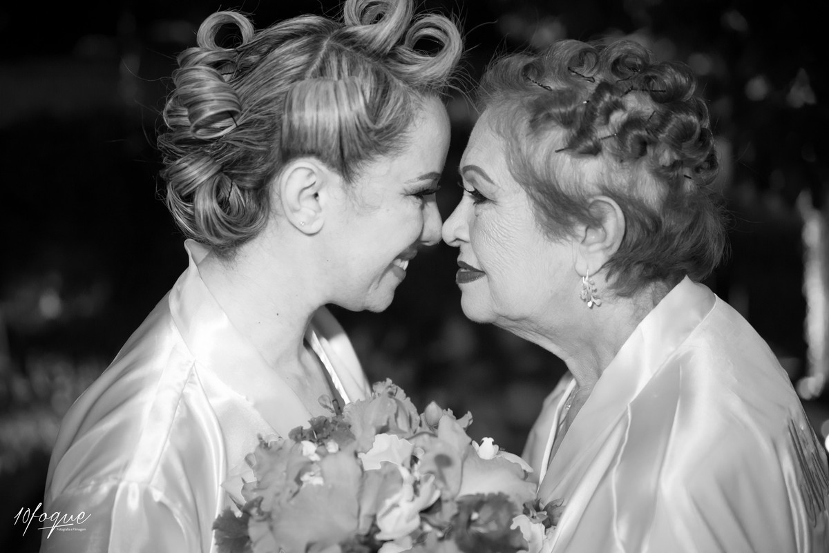 Noiva e Mãe juntas no make off, muita emoção