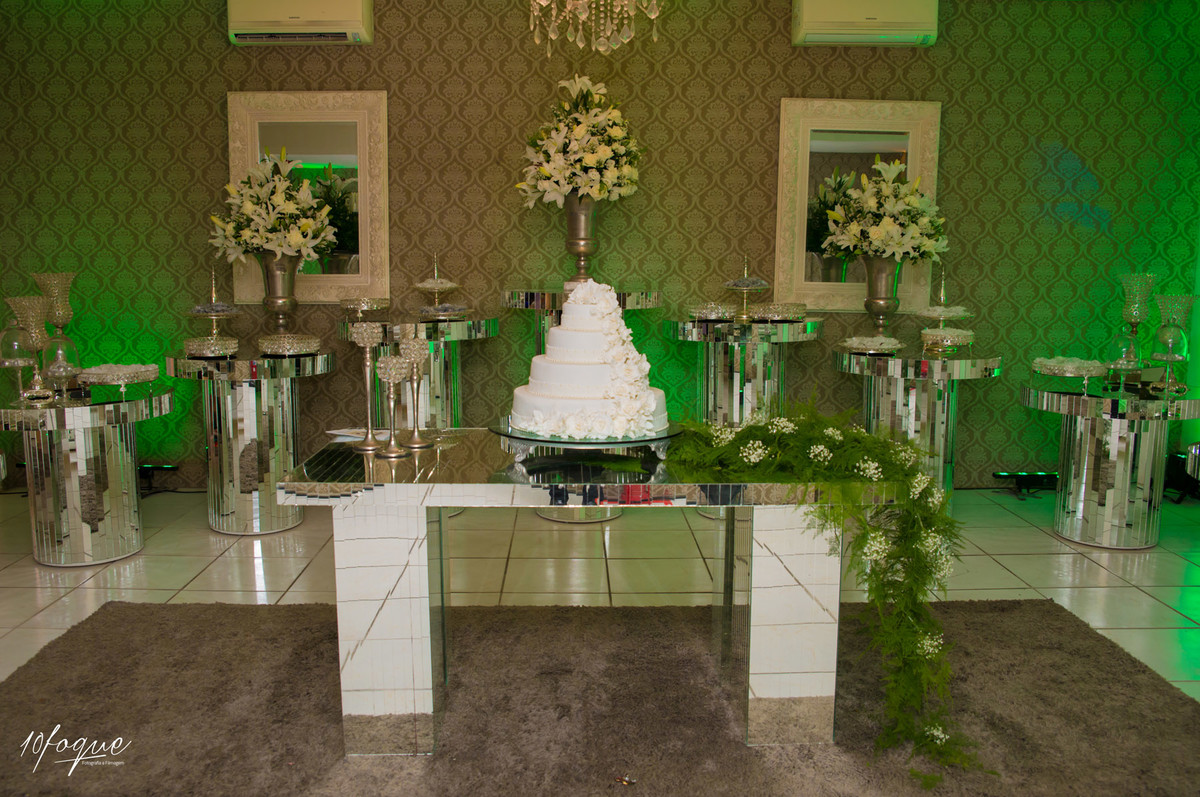 Decoração do casamento de Izis e Eduardo realizado em Recife - Pernambuco.