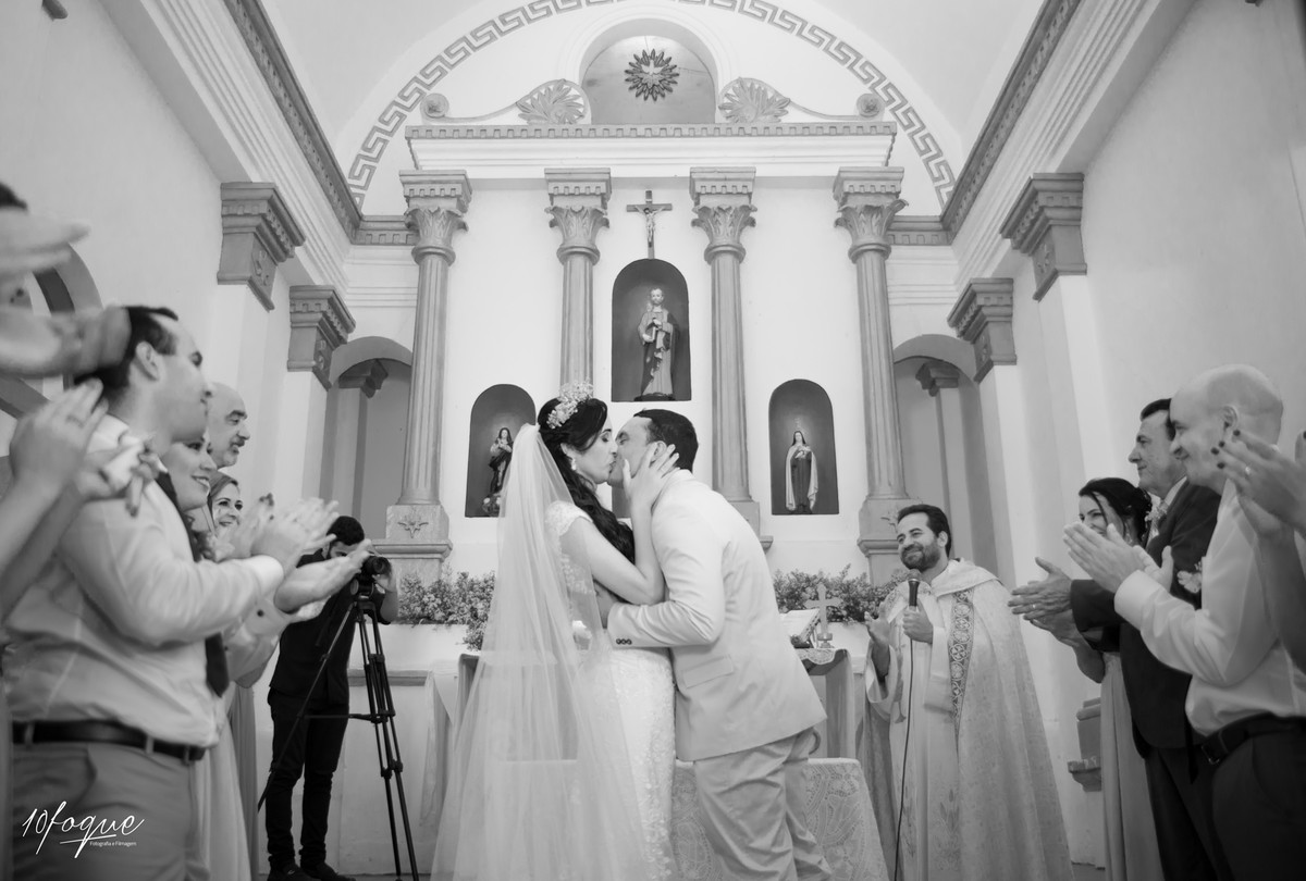 Hora do beijo no casamento de Hayana e Daniel realizado em Recife - Pernambuco