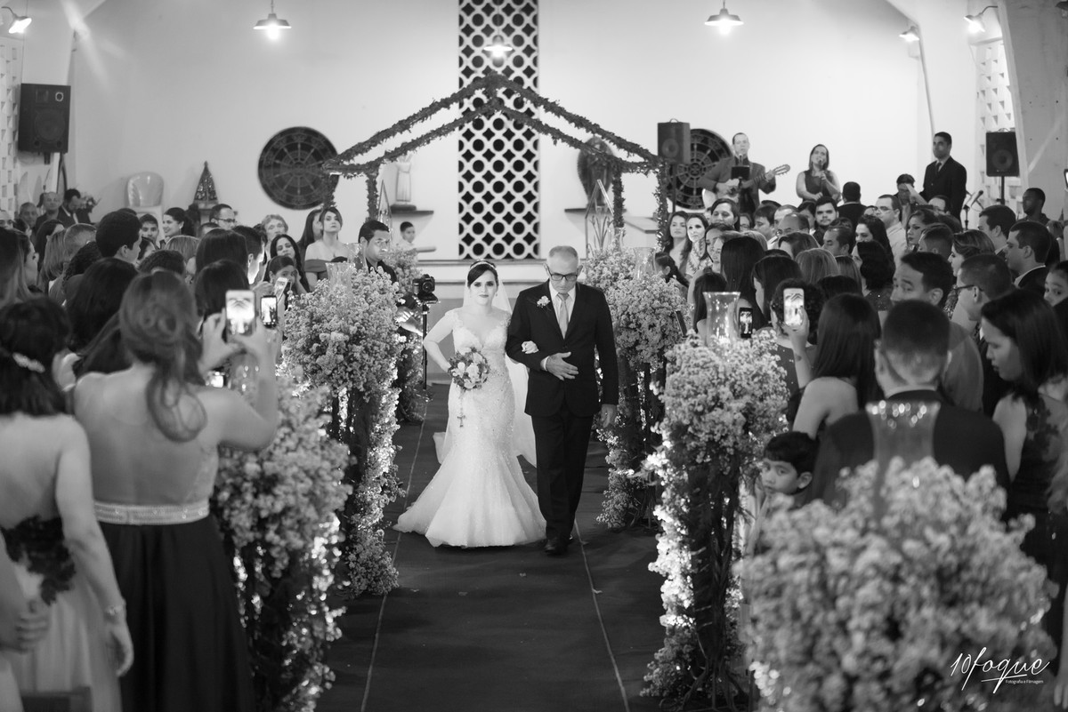 Entrada da noiva na Igreja