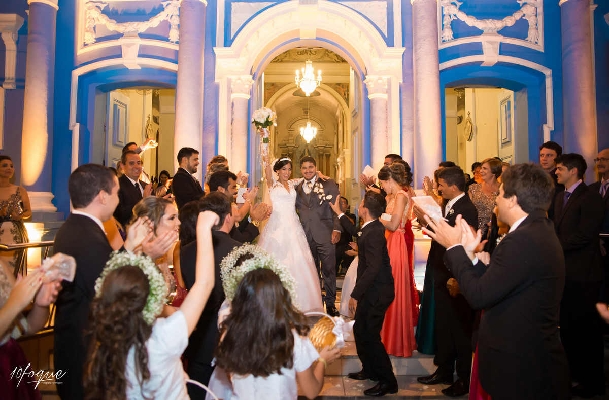 Hora do beijo no casamento de Anna e Romero realizado em Recife - Pernambuco.