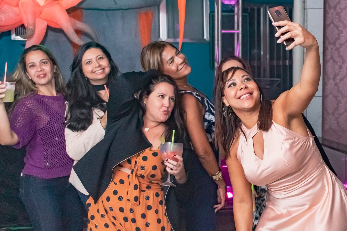 Aquela hora da selfie com as amigas.