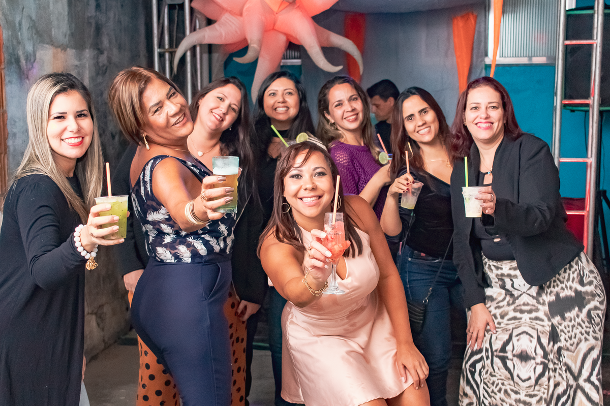 Pausa pra foto com o copo na mão.